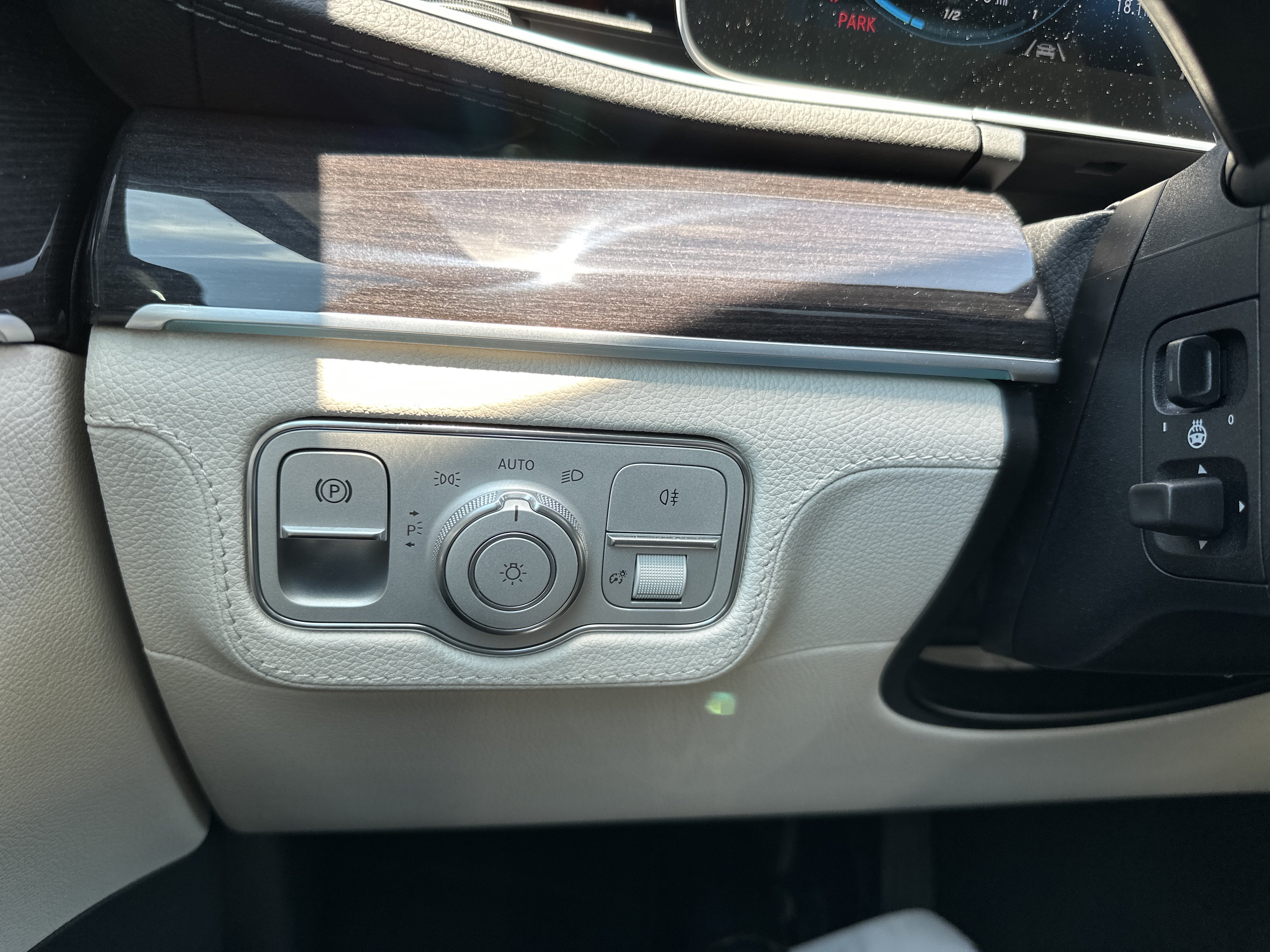 Used 2023 Mercedes-Benz GLE 580 4MATIC image 37