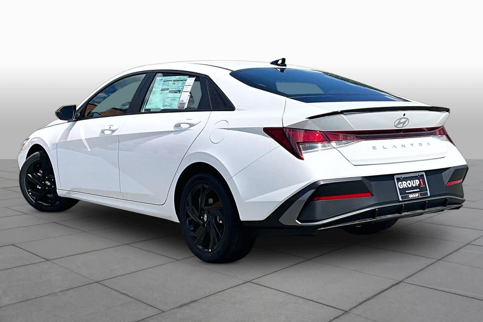New 2026 Hyundai Elantra SEL Sport FWD image 7