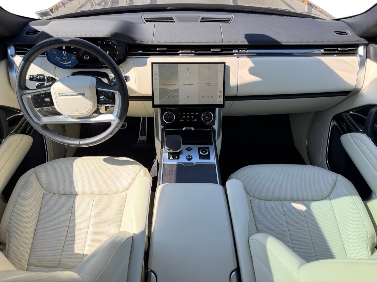 Used 2023 Land Rover Range Rover SE image 19