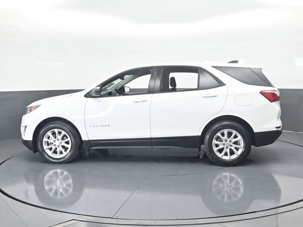 Used 2018 Chevrolet Equinox LS image 3