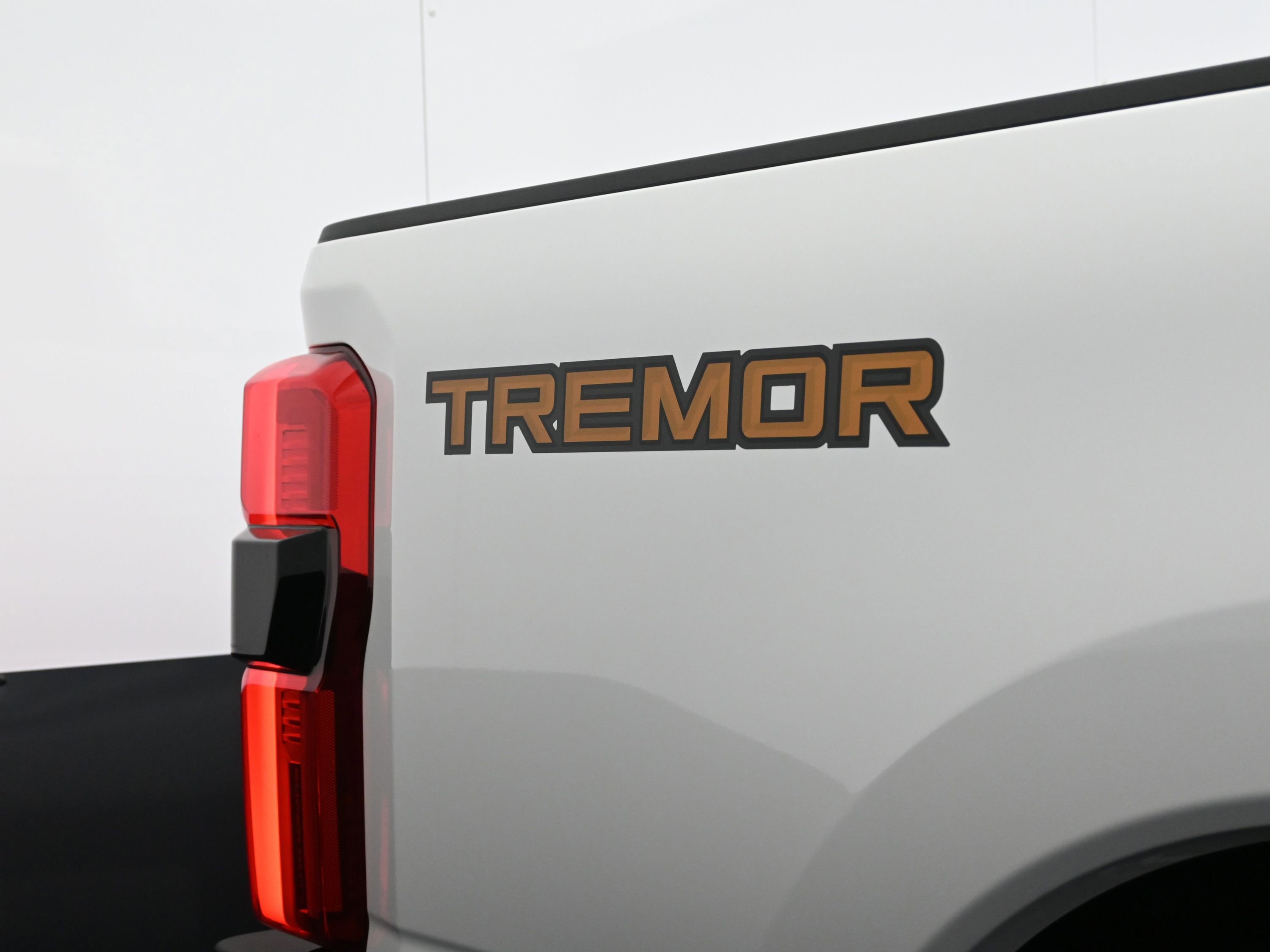 Used 2024 Ford F250 Platinum w/ Tremor Off-Road Package image 50