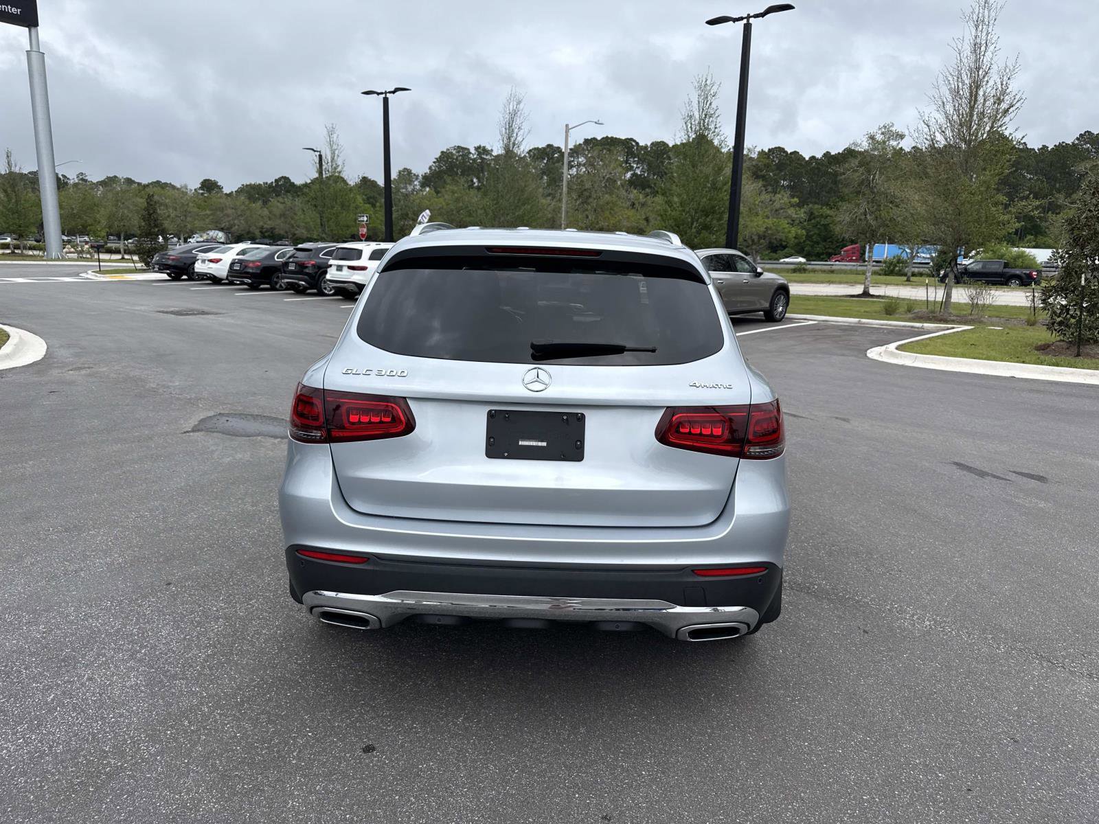 Used 2022 Mercedes-Benz GLC 300 4MATIC image 4