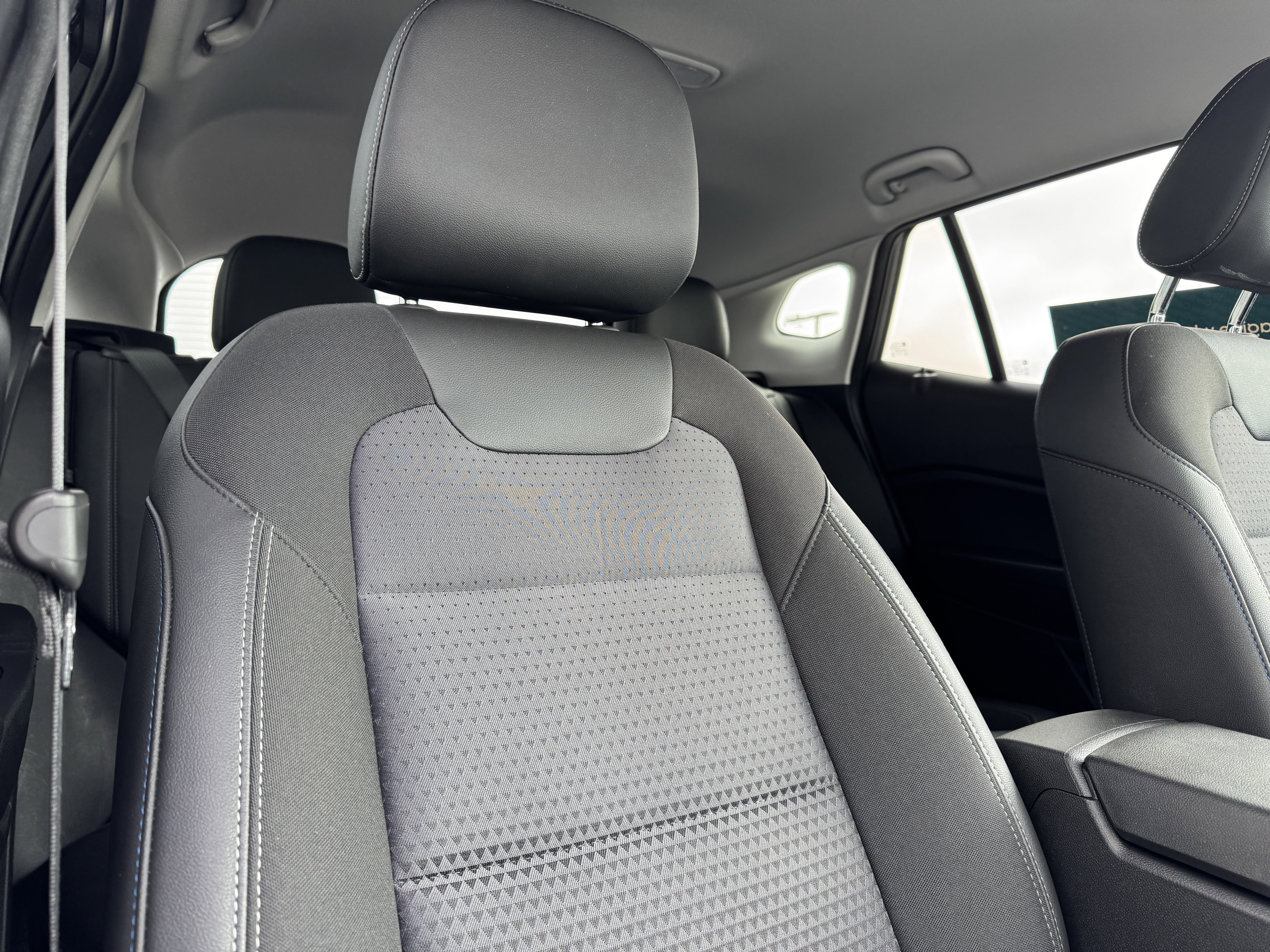 Used 2025 Chevrolet Trax LT image 23