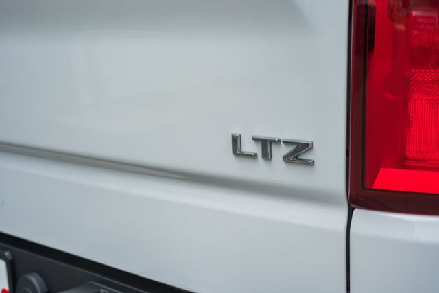 Used 2023 Chevrolet Silverado 1500 LTZ w/ LTZ Convenience Package II AWD/4WD image 10
