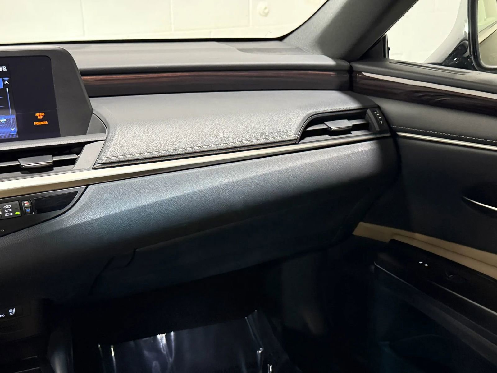 Used 2019 Lexus ES 350 w/ Premium Package FWD image 23