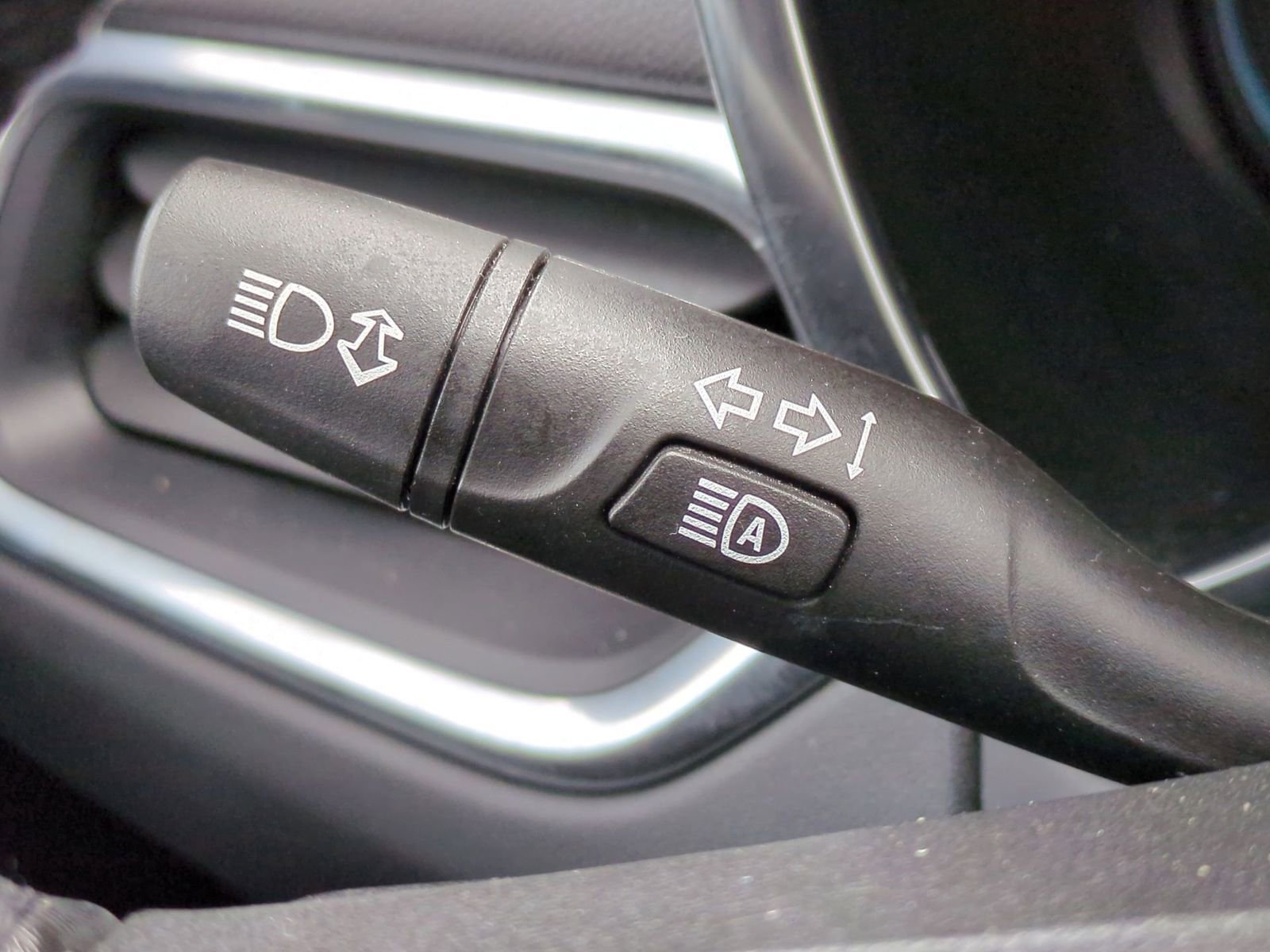 Used 2019 Chevrolet Equinox LT w/ Driver Convenience Package image 33