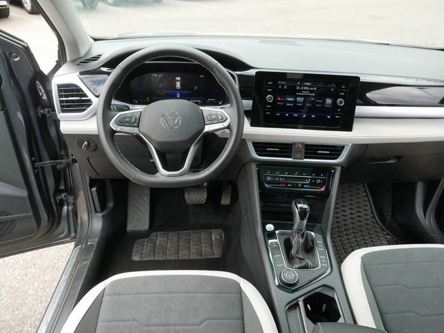 Used 2025 Volkswagen Taos SE AWD/4WD image 21