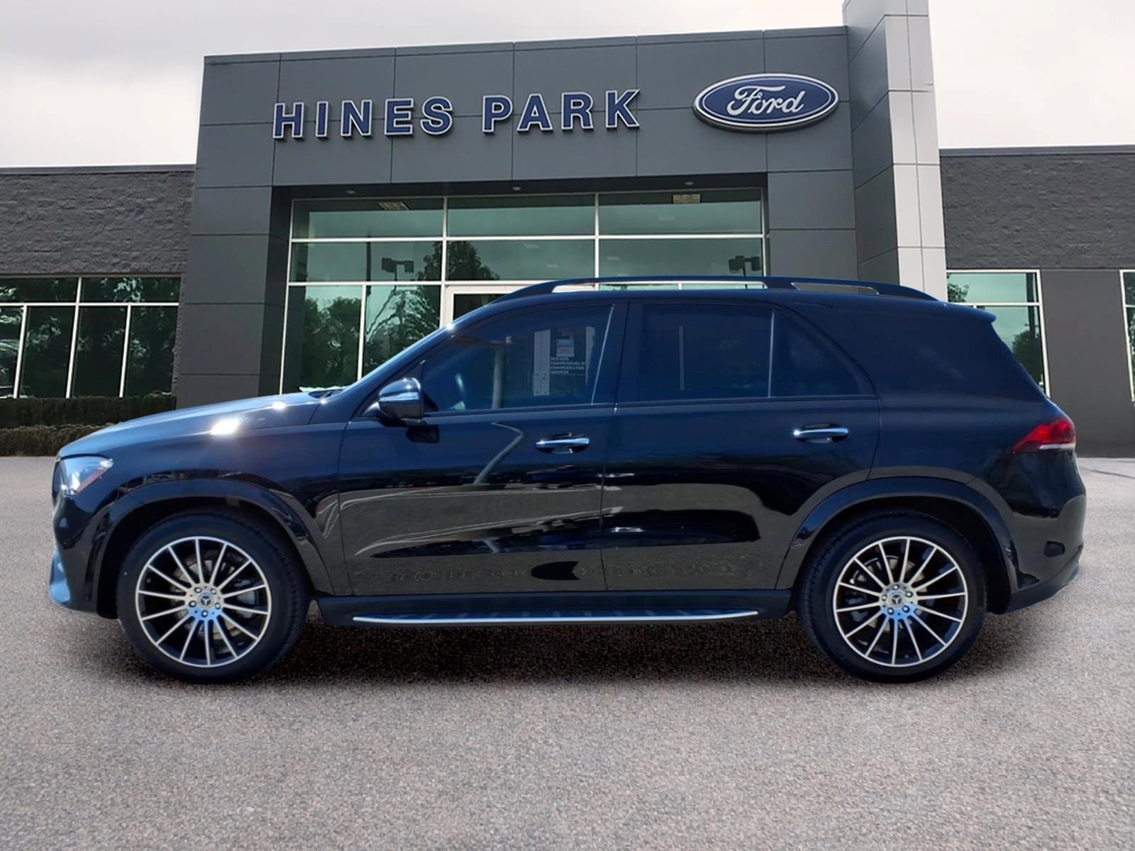 Used 2021 Mercedes-Benz GLE 350 4MATIC image 4