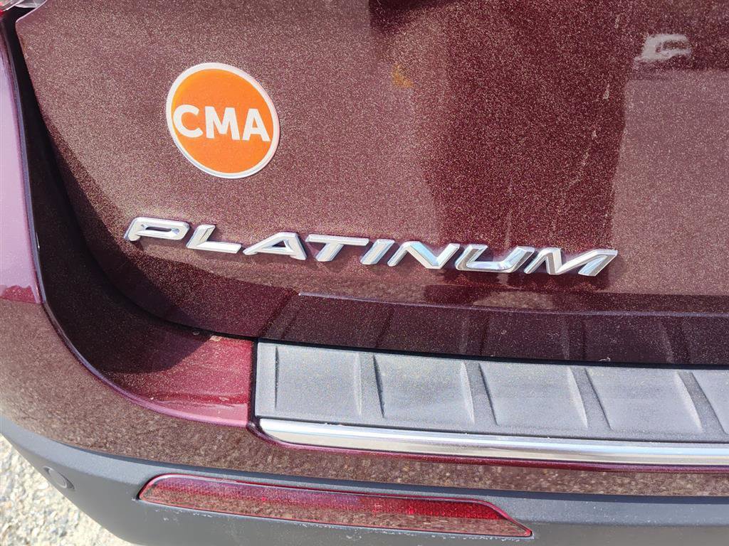 Used 2022 Ford Explorer Platinum w/ Equipment Group 601A image 4