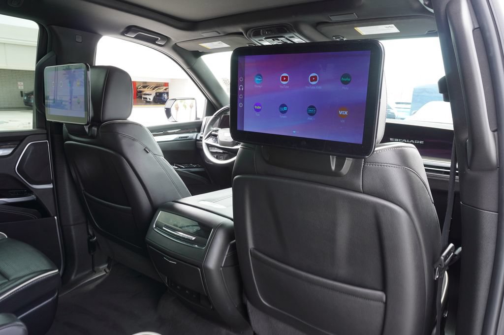 Certified 2025 Cadillac Escalade Premium Luxury AWD/4WD image 11