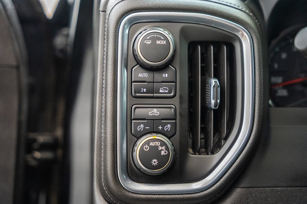 Used 2022 Chevrolet Silverado 1500 LT AWD/4WD image 42