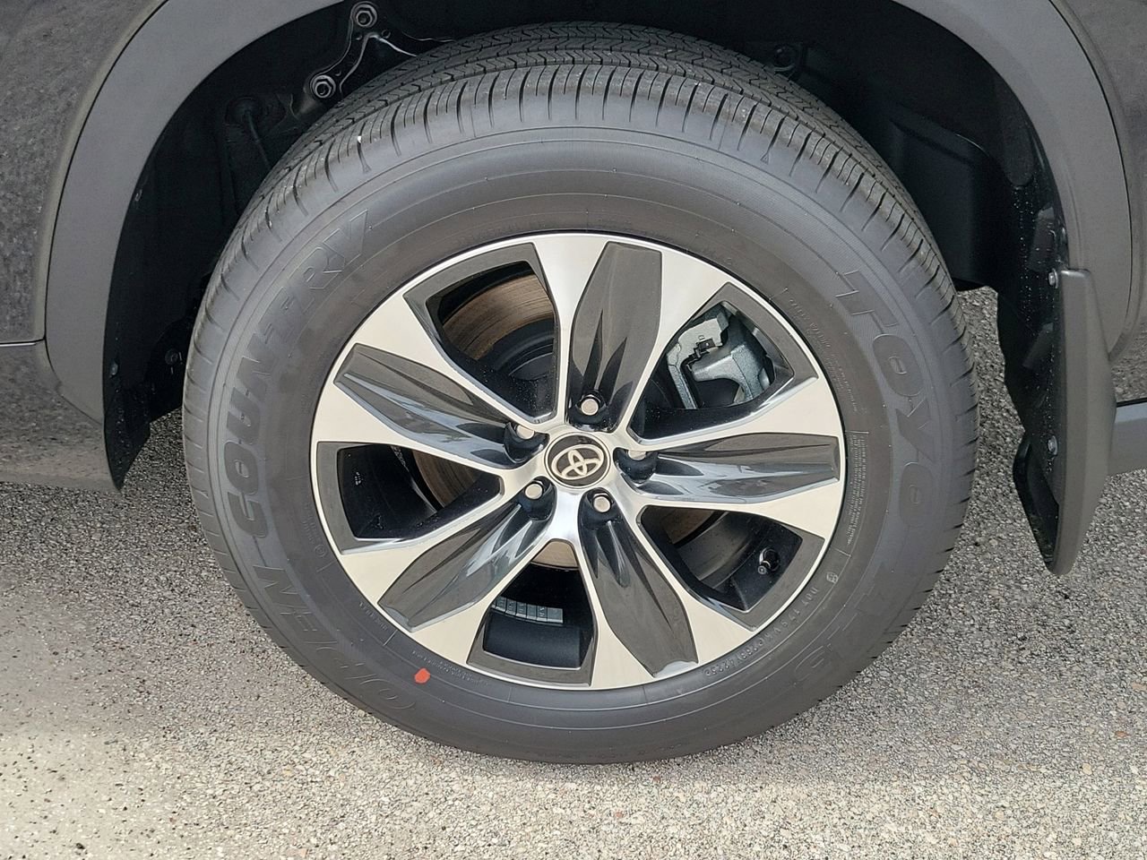 New 2026 Toyota Highlander XLE image 5