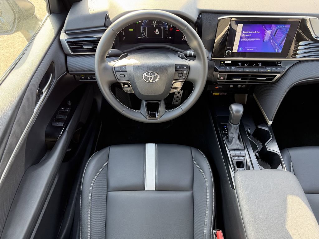 Used 2025 Toyota Camry SE FWD image 14