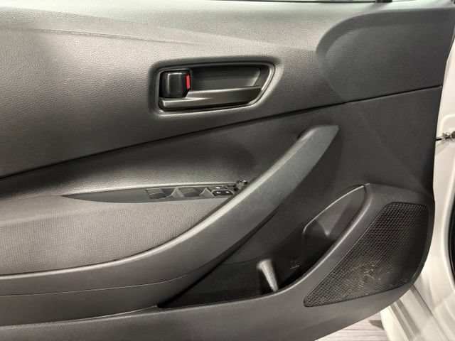 Used 2023 Toyota Corolla LE w/ Carpet Mat Package (TMS) FWD image 10