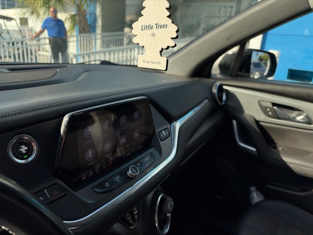 Used 2020 Chevrolet Blazer LT w/ Sound & Technology Package FWD image 10