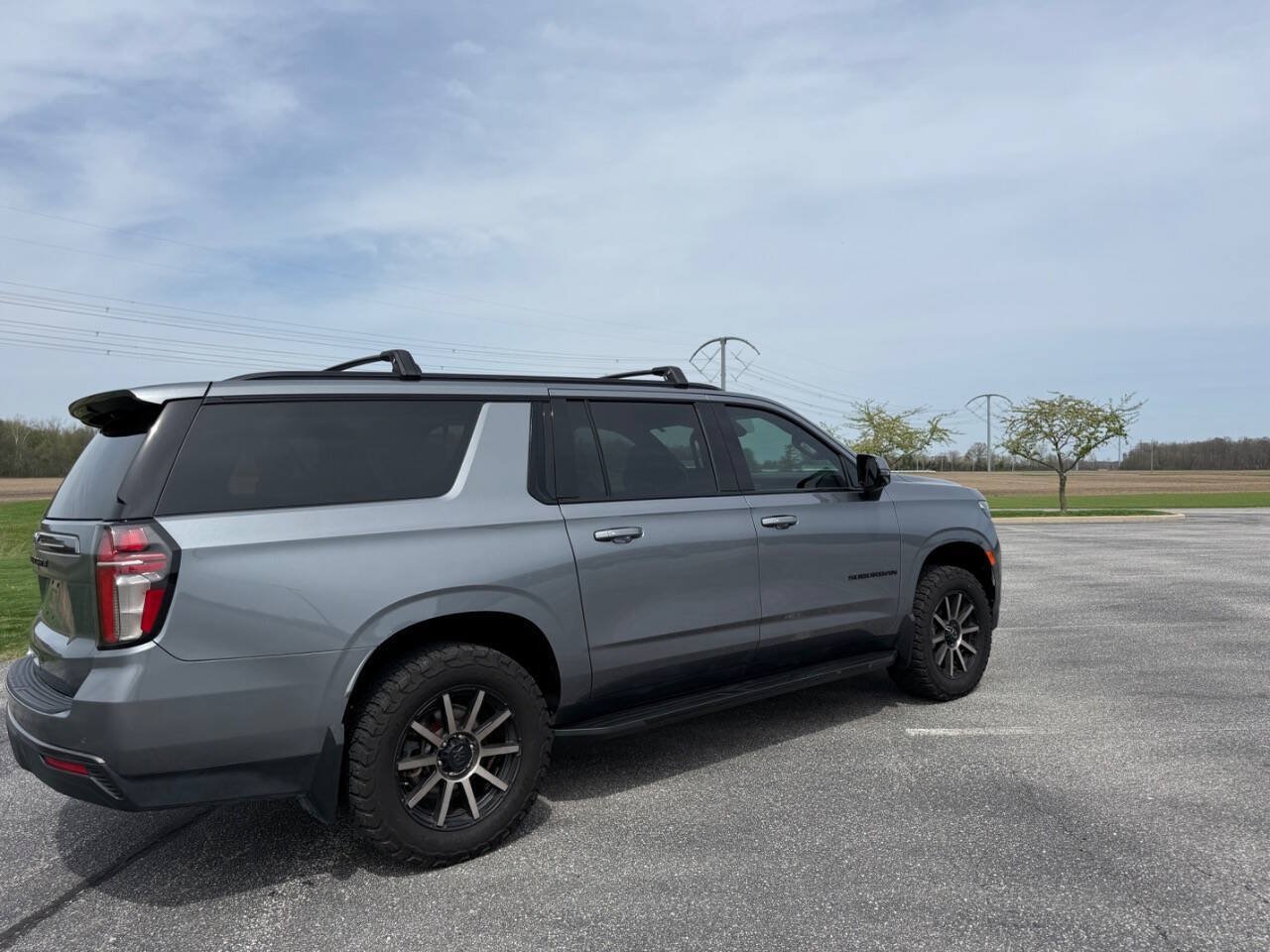 Used 2021 Chevrolet Suburban RST w/ Luxury Package AWD/4WD image 6