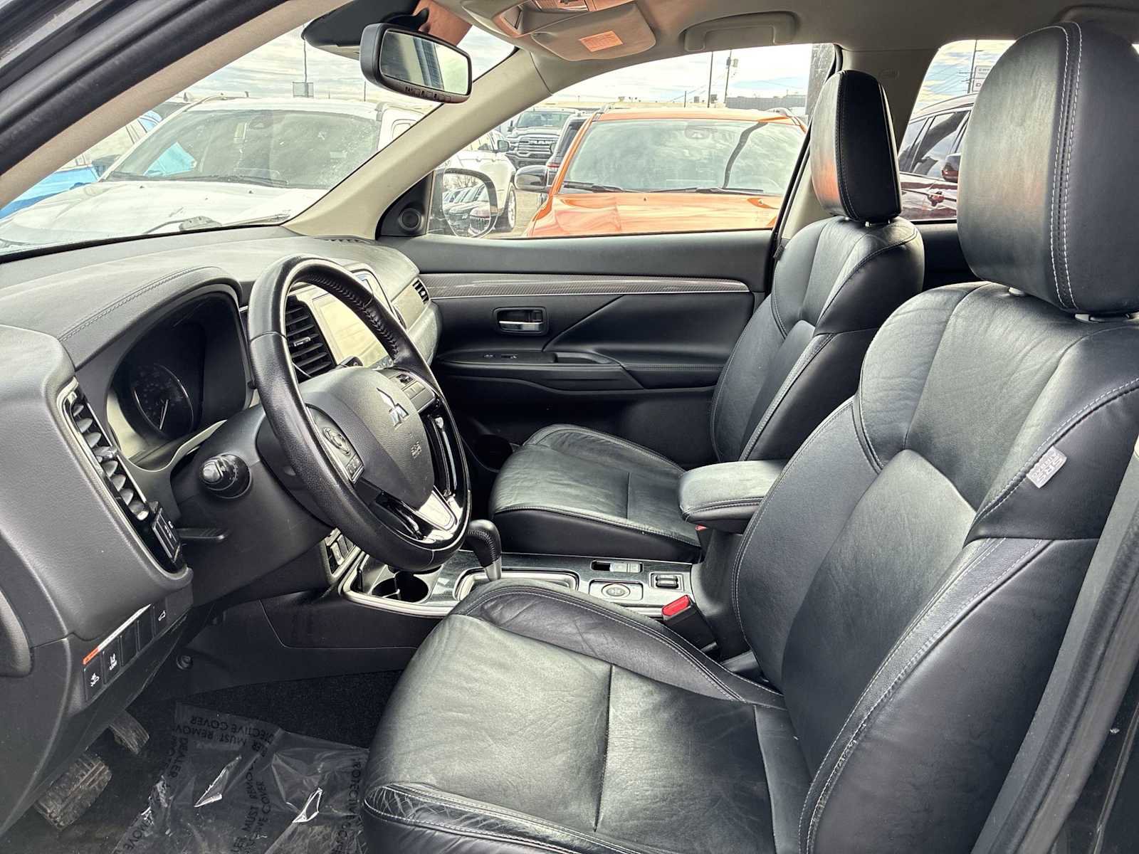 Used 2020 Mitsubishi Outlander SEL image 13