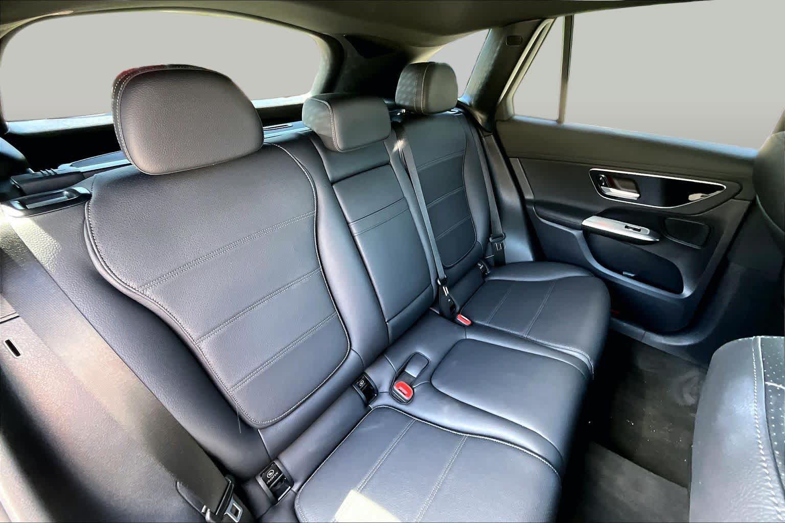 Used 2024 Mercedes-Benz GLC 300 4MATIC image 20