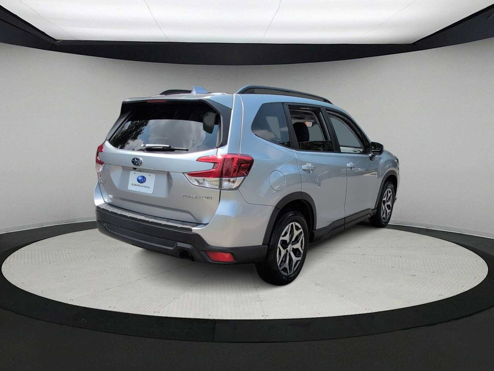 Used 2020 Subaru Forester Premium AWD/4WD image 8
