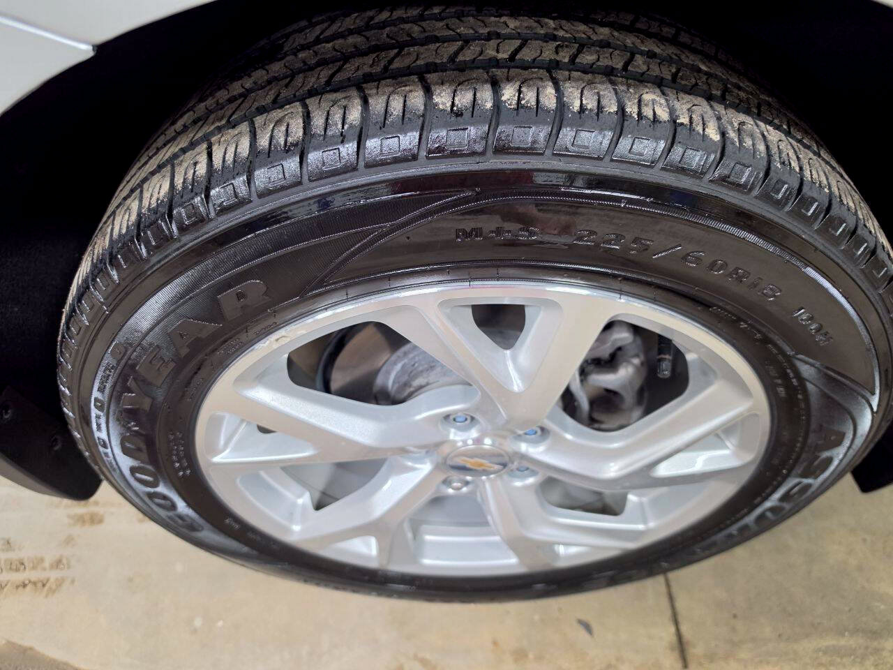 Used 2021 Chevrolet Equinox Premier w/ LPO, Floor Liner Package AWD/4WD image 11