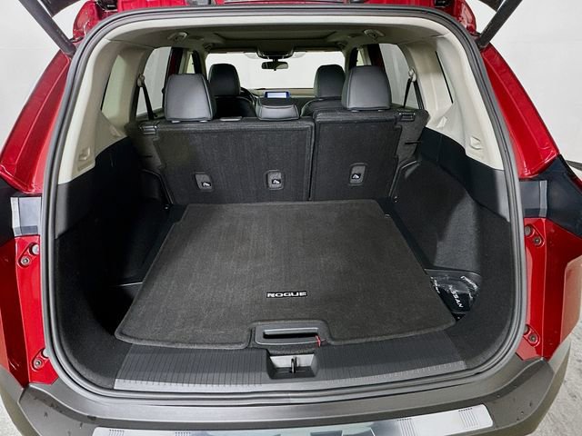 Used 2023 Nissan Rogue SV w/ SV Premium B Package image 32