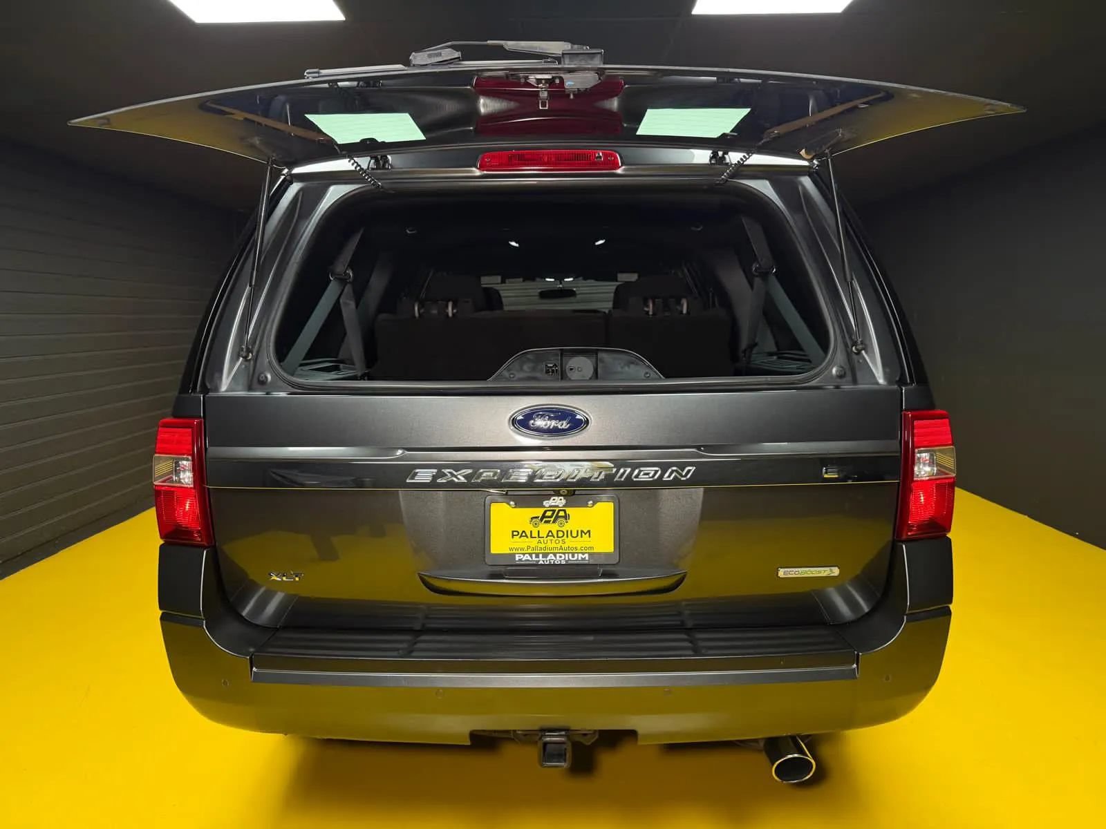 Used 2017 Ford Expedition EL XLT AWD/4WD image 12