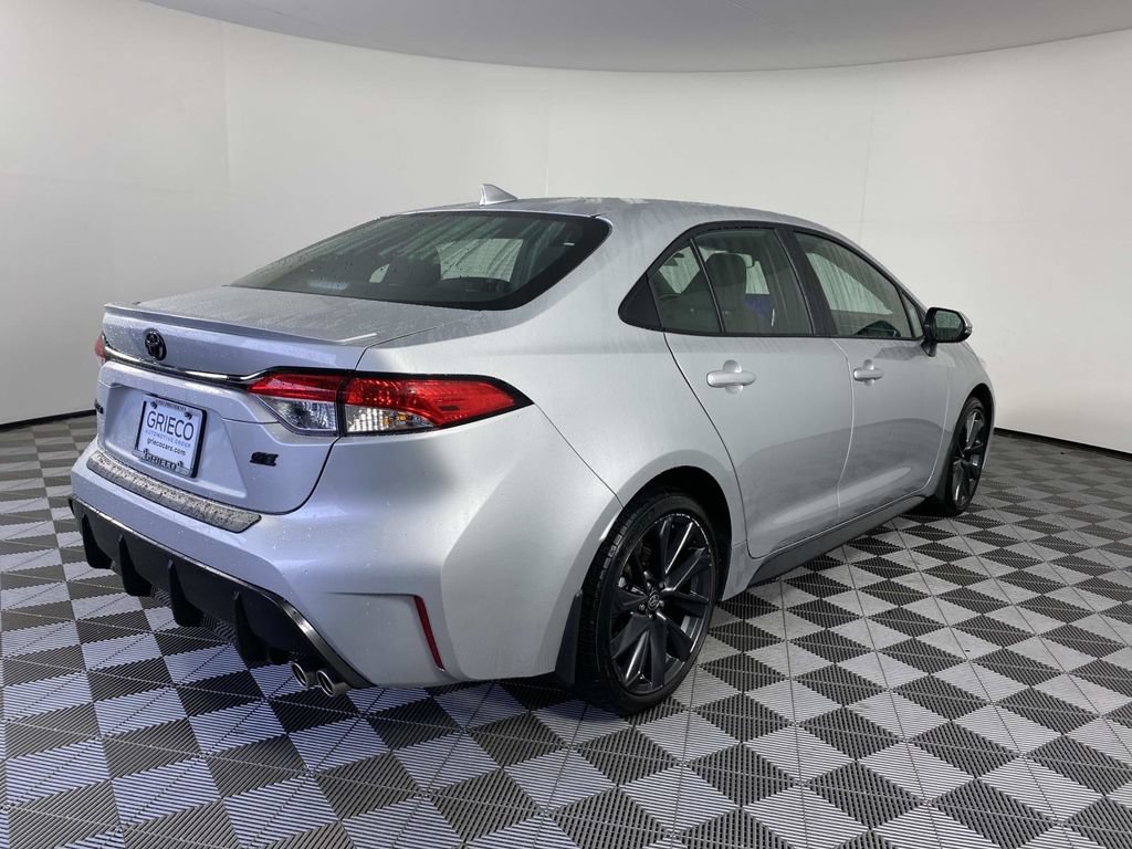 Used 2026 Toyota Corolla SE w/ SE Package FWD image 9
