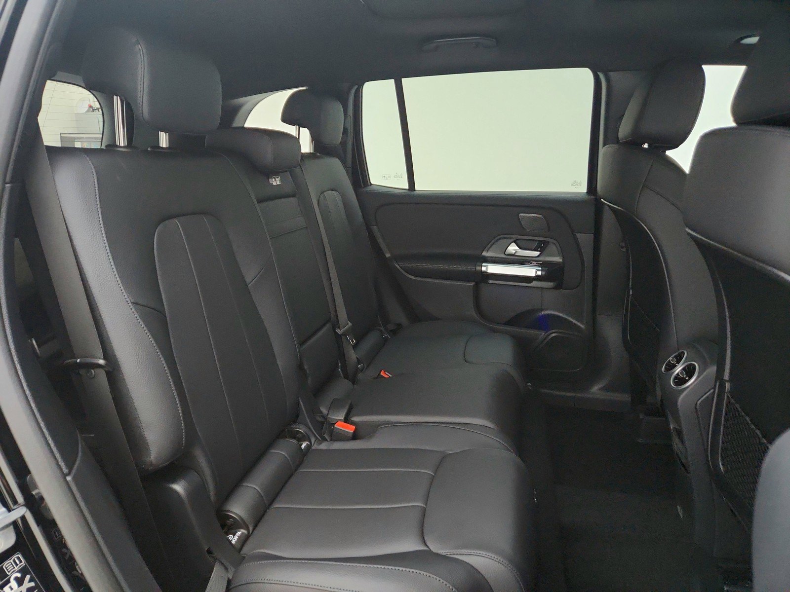 New 2025 Mercedes-Benz GLB 250 image 17