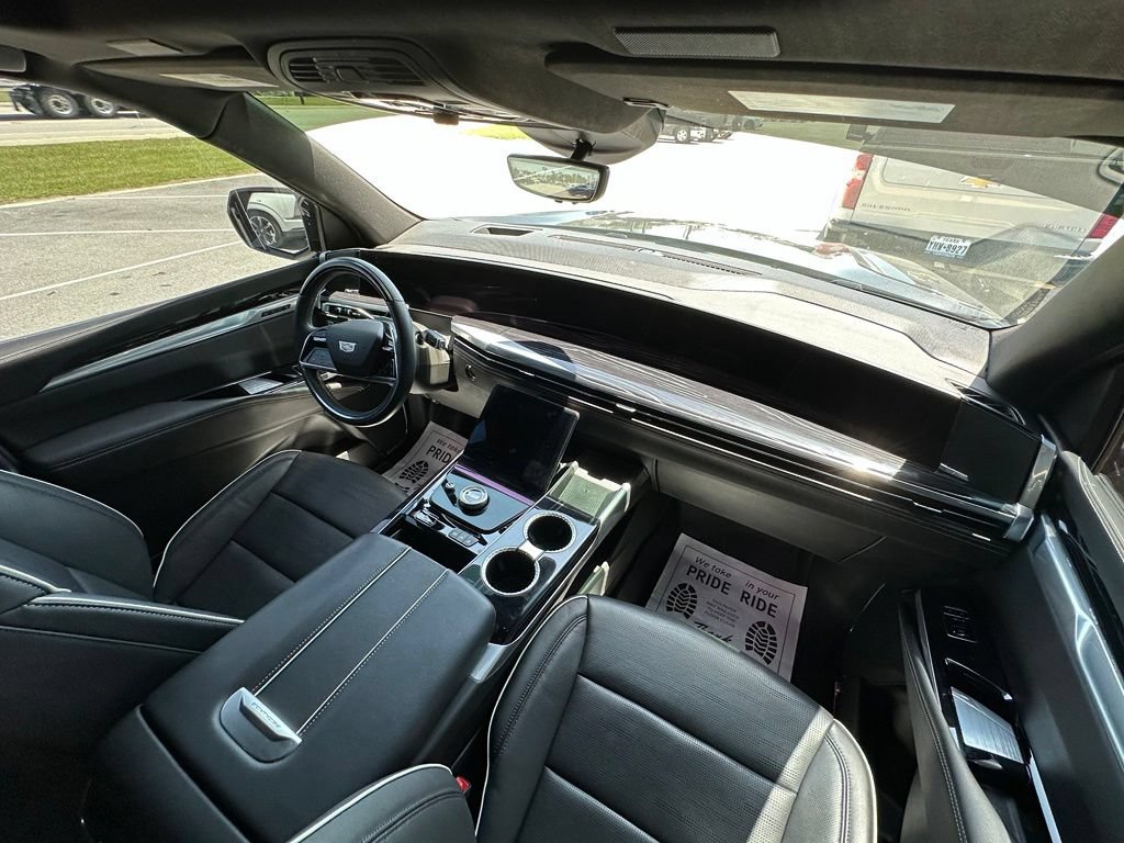 Used 2025 Cadillac Escalade Sport RWD image 10