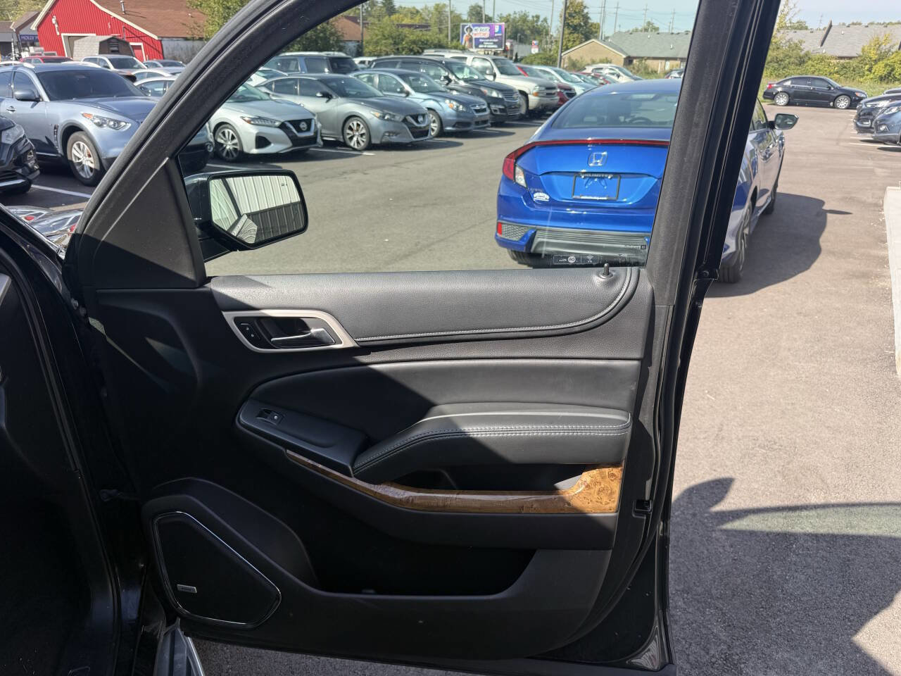 Used 2016 GMC Yukon XL Denali w/ Open Road Package image 16