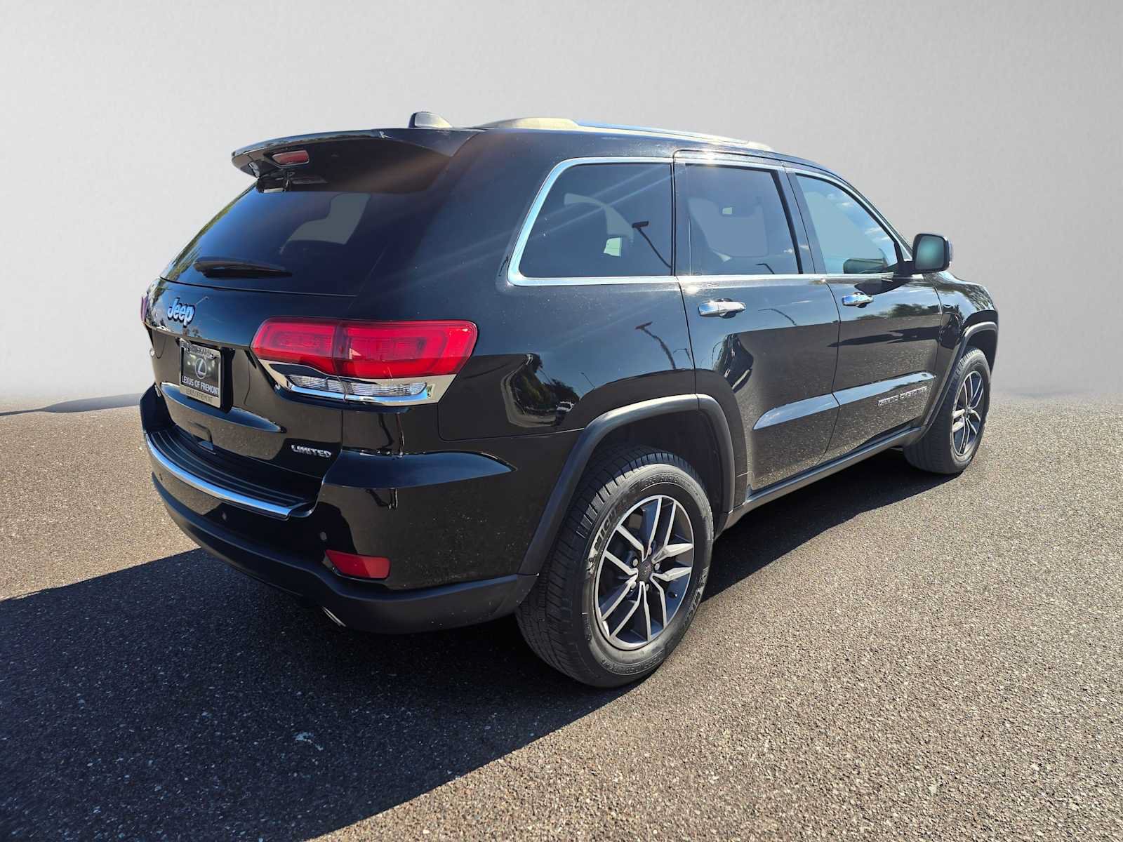 Used 2019 Jeep Grand Cherokee Limited w/ Luxury Group II AWD/4WD image 3