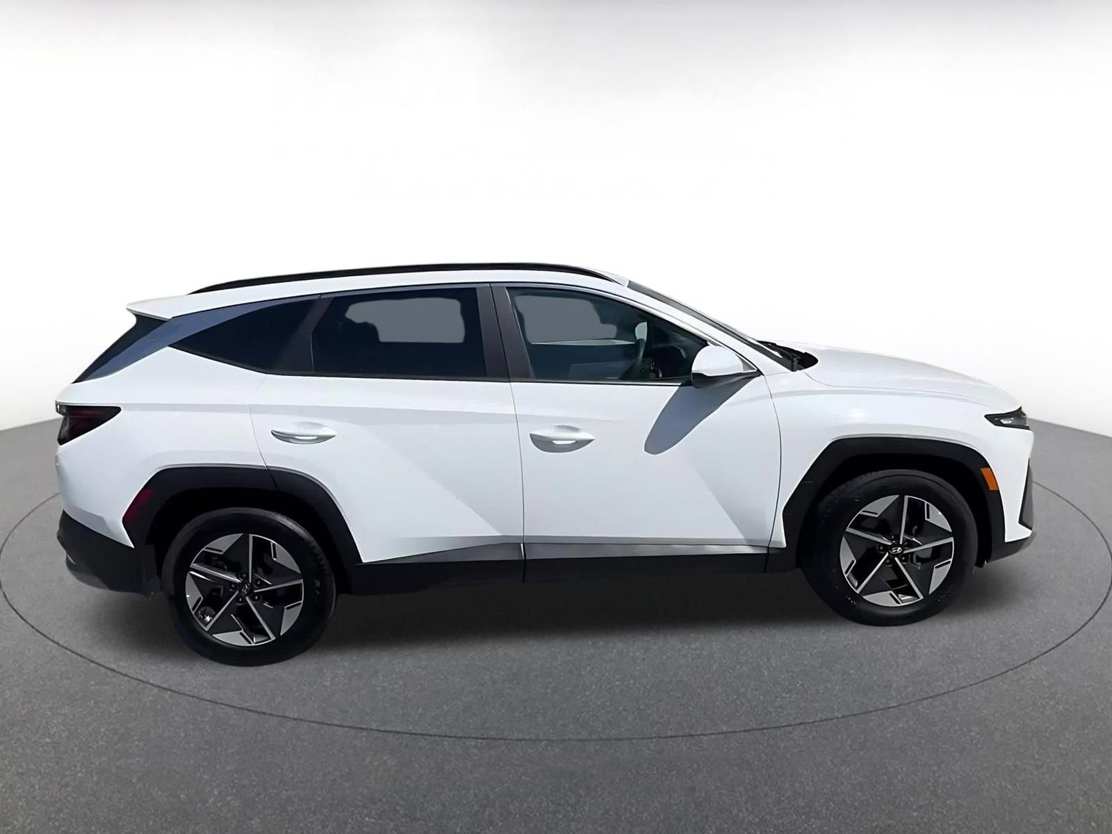 Used 2025 Hyundai Tucson SEL FWD image 16