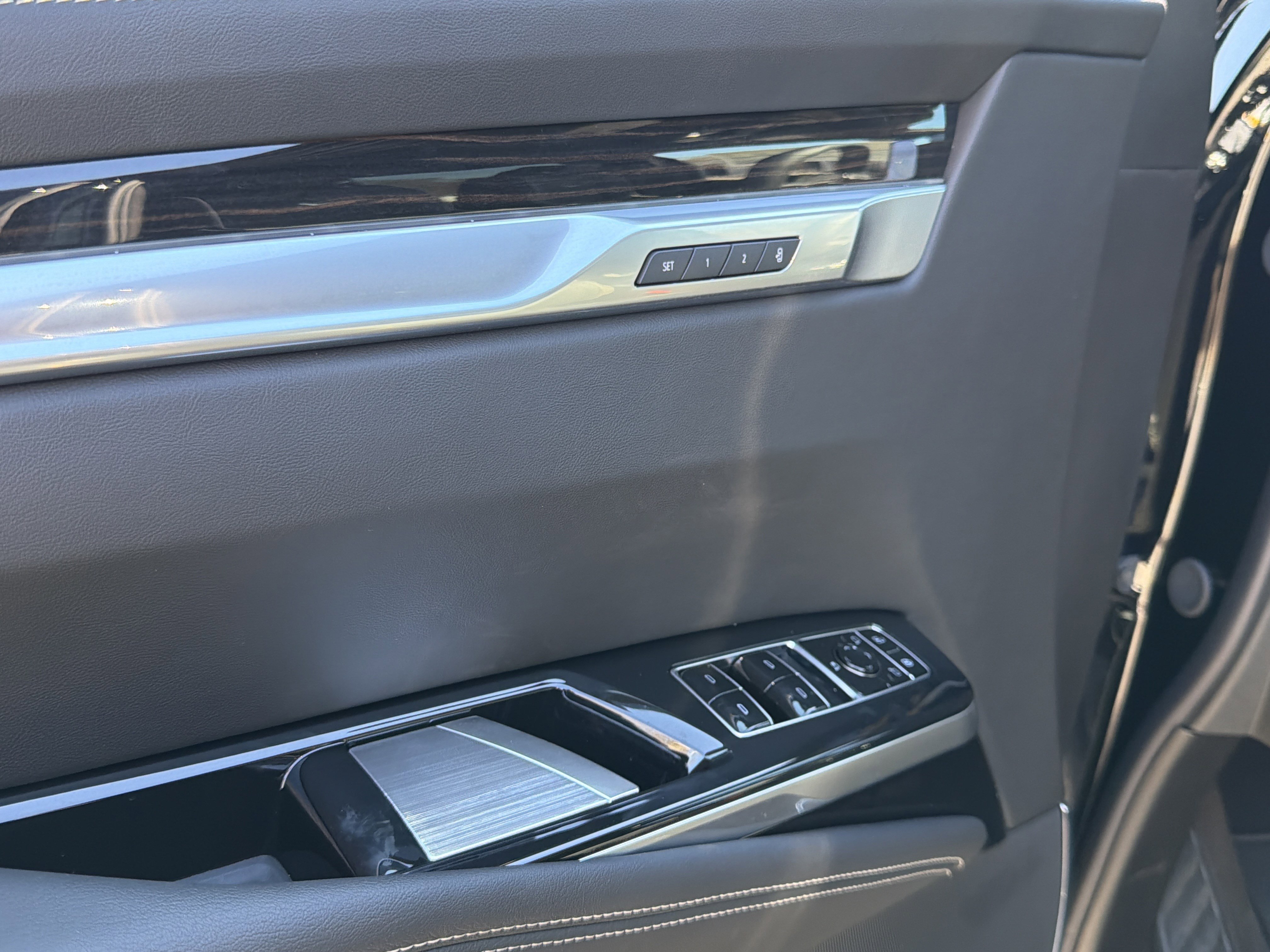 New 2026 Cadillac Escalade Luxury image 13