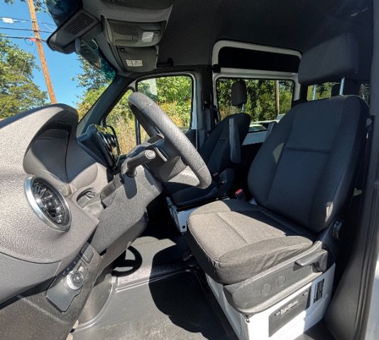 Used 2025 Mercedes-Benz Sprinter 2500 image 8