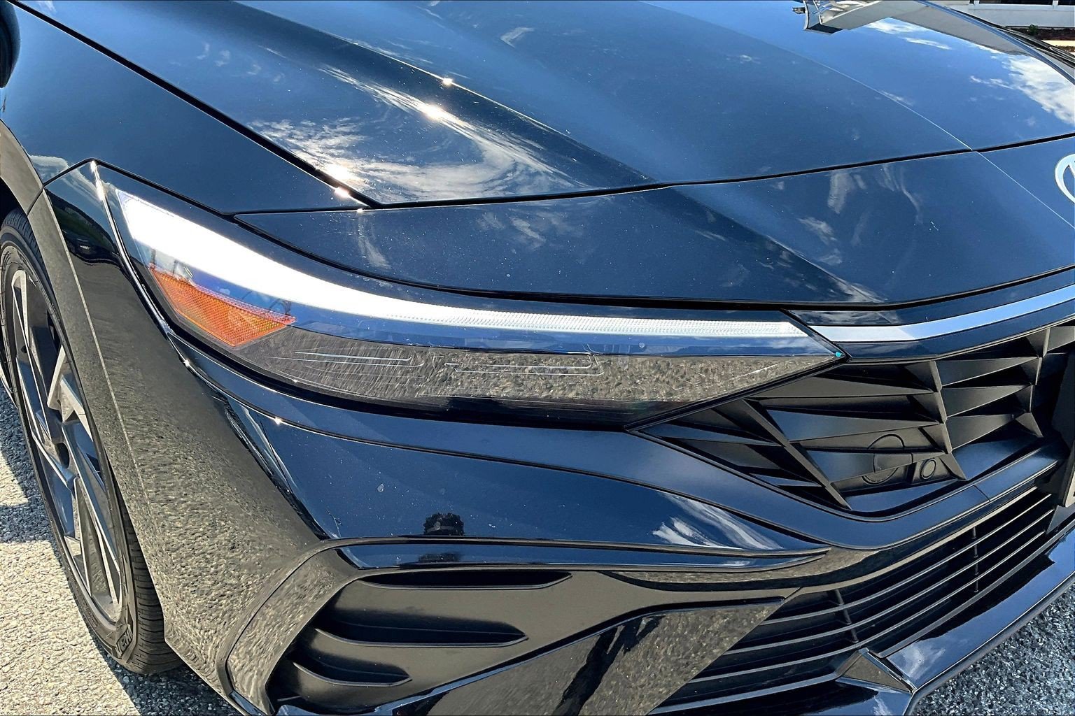 Used 2025 Hyundai Elantra Limited FWD image 31