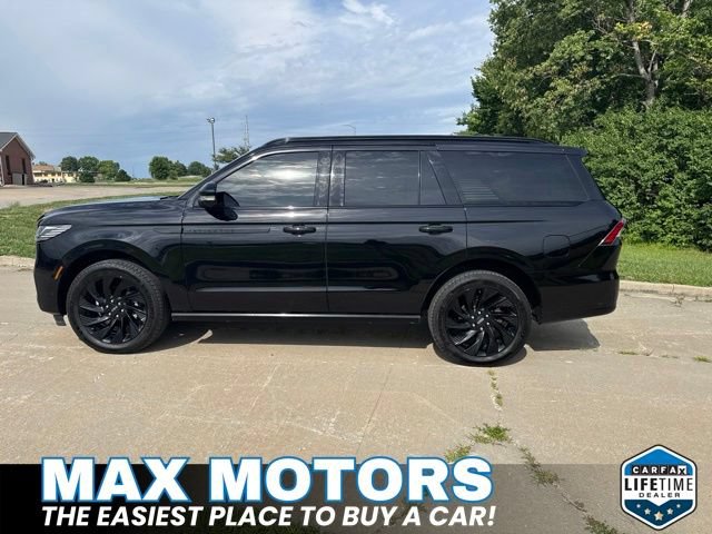 Used 2025 Lincoln Navigator Reserve w/ Jet Appearance Package AWD/4WD image 8