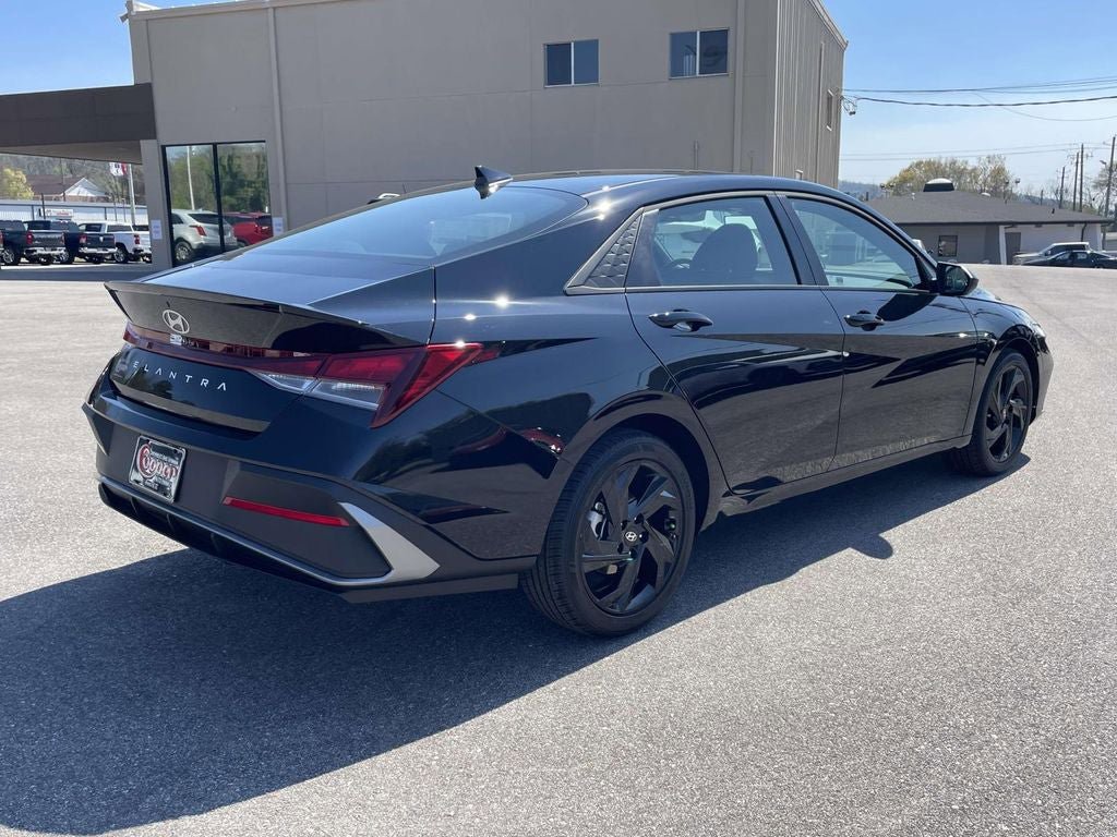 New 2026 Hyundai Elantra Sport image 3