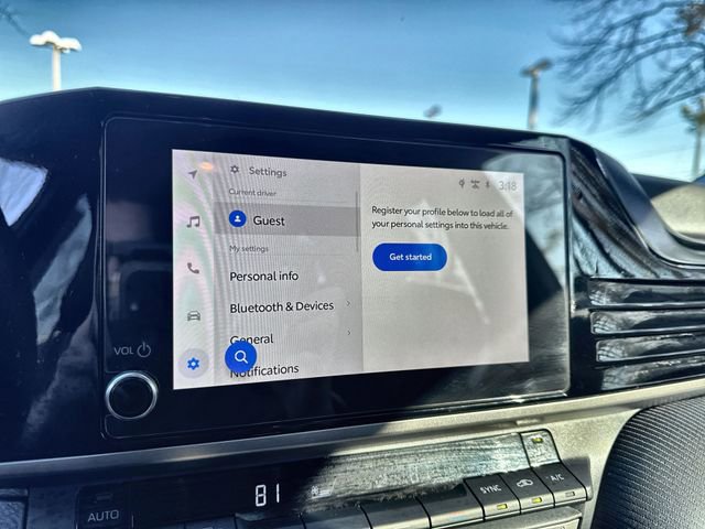 Used 2025 Toyota Camry SE image 25