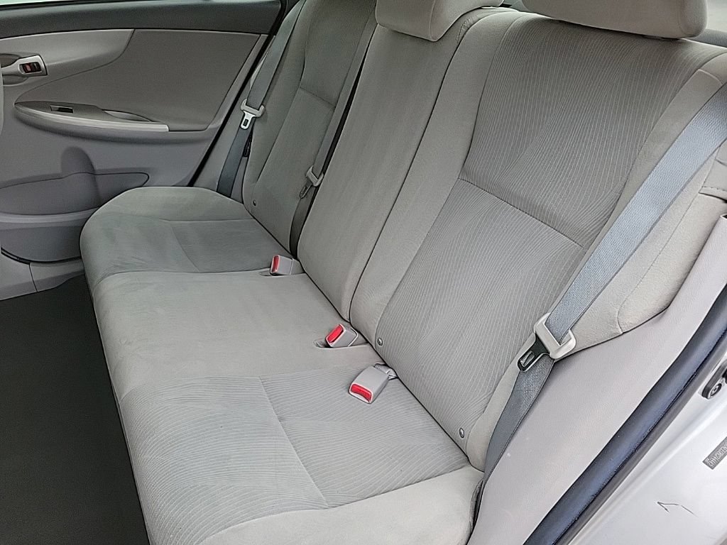 Used 2011 Toyota Corolla LE FWD image 13