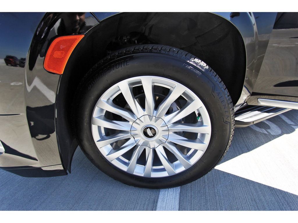 Used 2024 Cadillac Escalade Luxury image 33