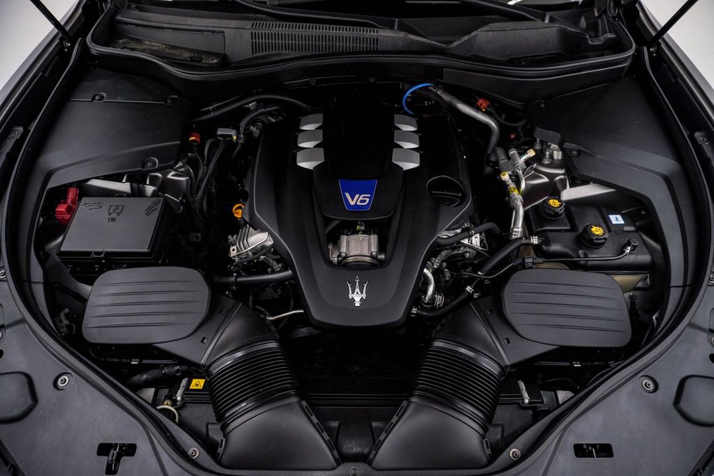 Certified 2022 Maserati Levante Modena image 27