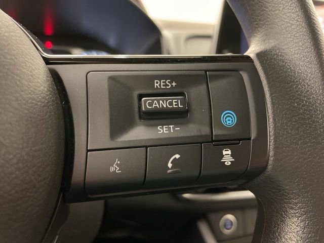 Used 2023 Nissan Rogue SV image 17