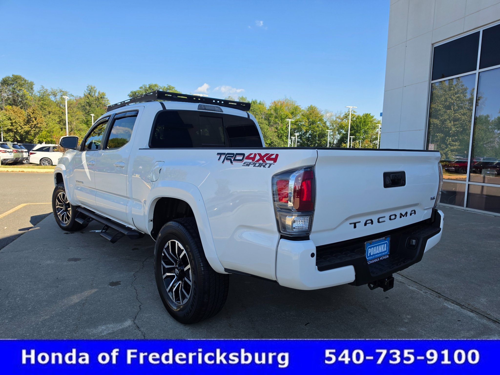 Used 2023 Toyota Tacoma TRD Sport w/ Technology Package AWD/4WD image 4