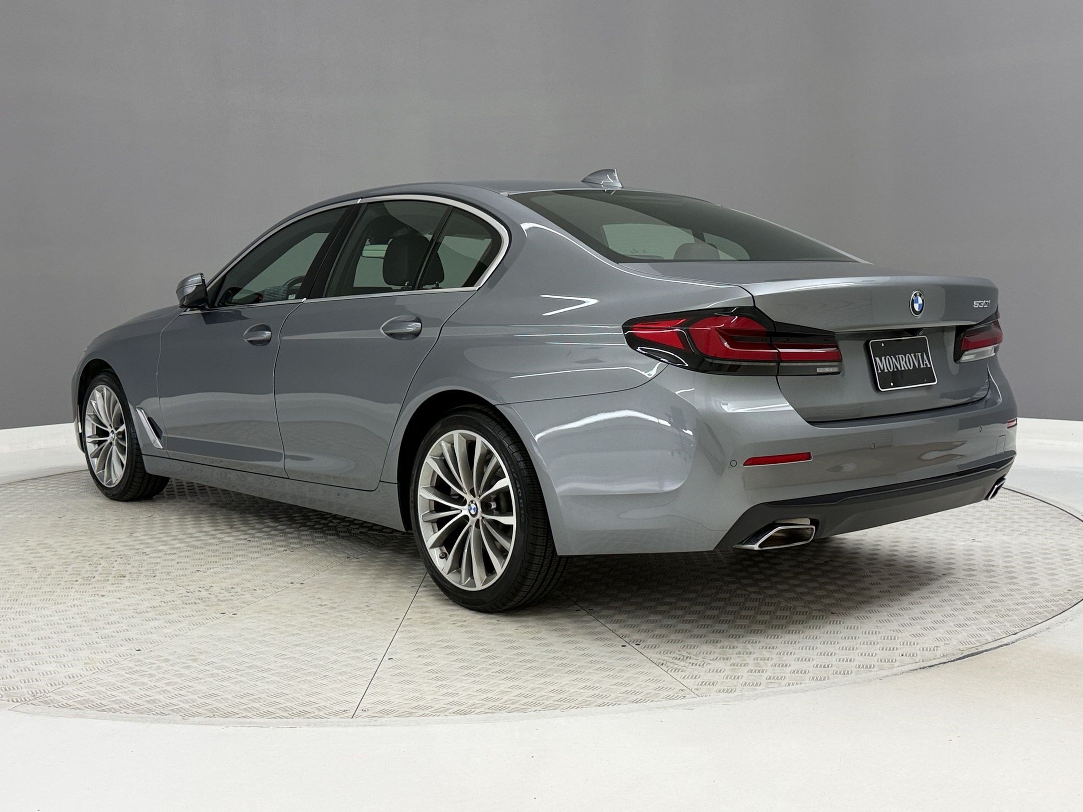 Certified 2023 BMW 530i w/ Convenience Package RWD image 3