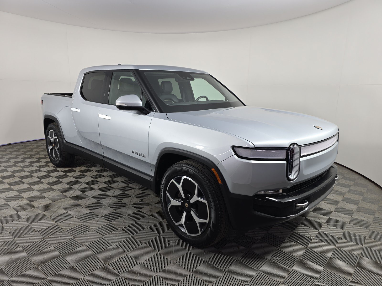 Used 2024 Rivian R1T Adventure AWD/4WD image 7