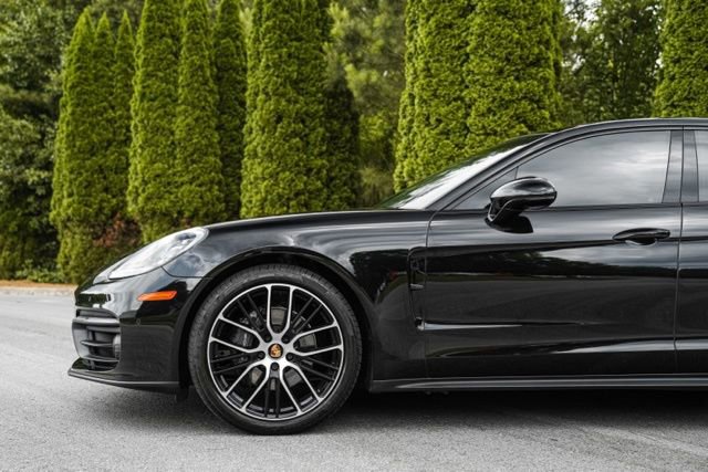 Used 2023 Porsche Panamera 4 Platinum Edition AWD/4WD image 10