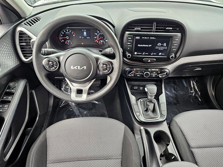Used 2022 Kia Soul LX image 9
