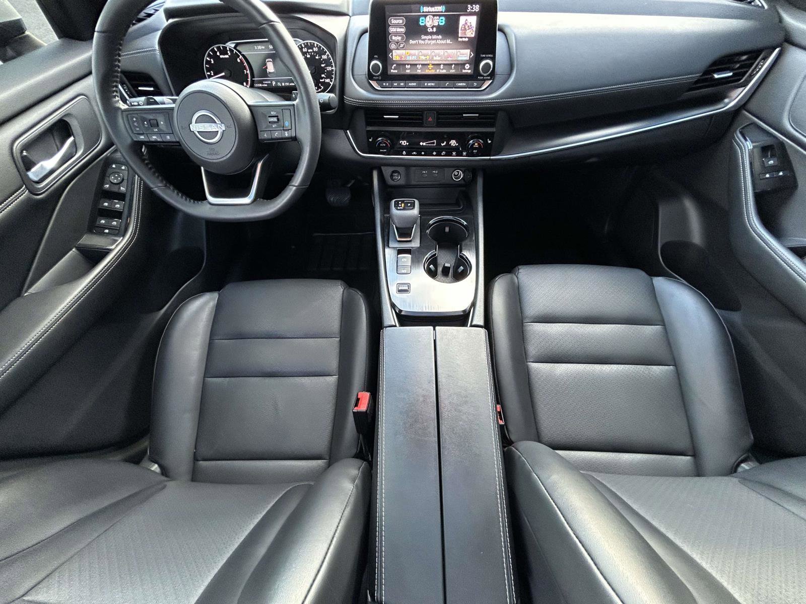 Used 2024 Nissan Rogue SV w/ SV Premium Package image 13