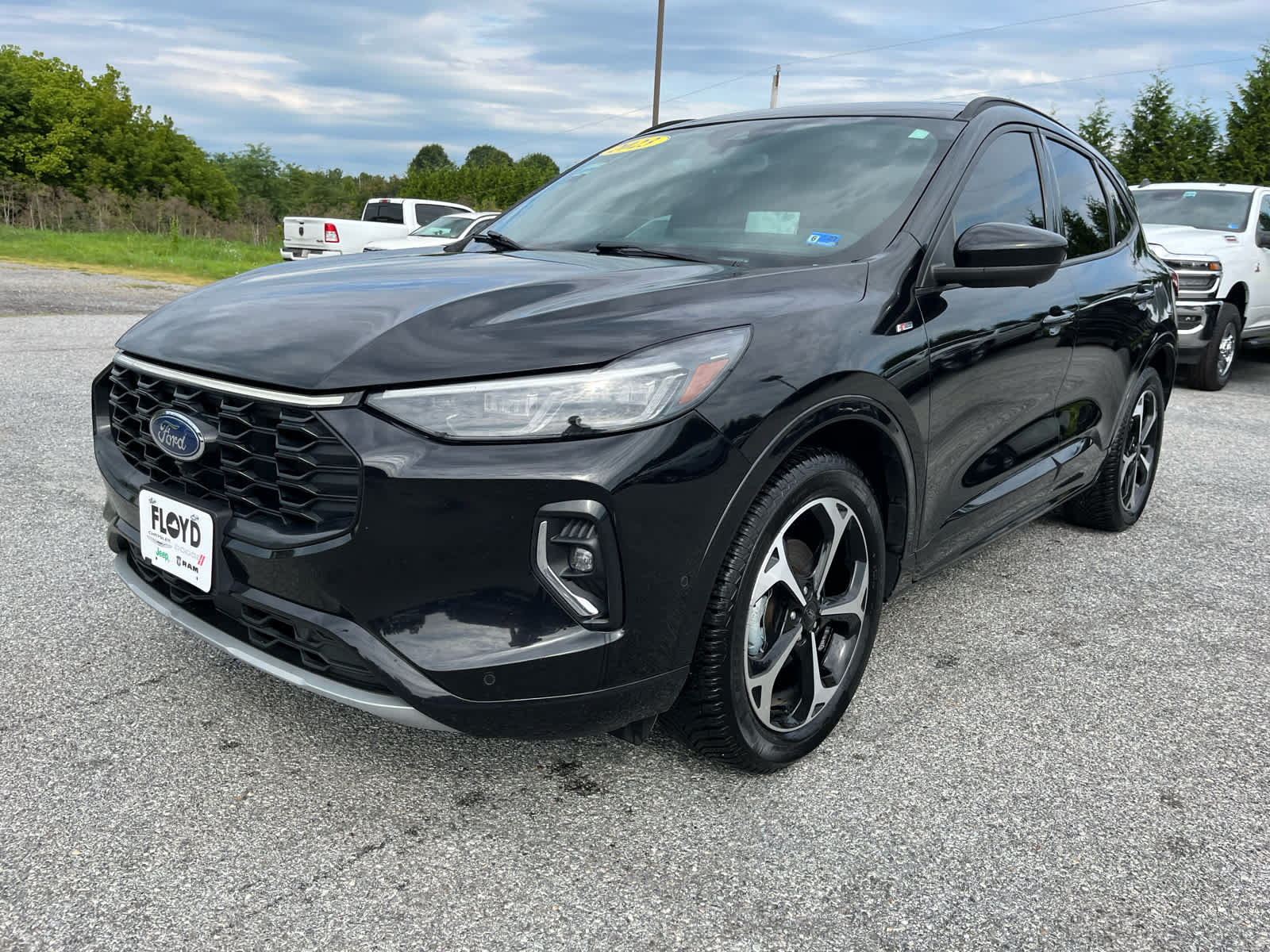 Used 2023 Ford Escape ST-Line Elite w/ Premium Technology Package AWD/4WD image 7