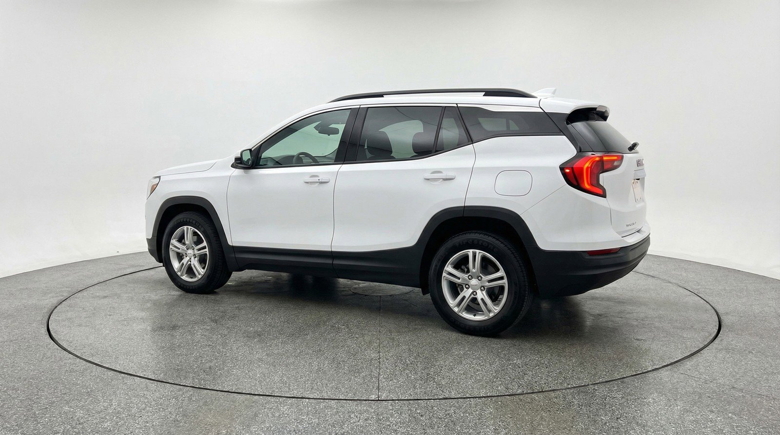 Used 2024 GMC Terrain SLE FWD image 6